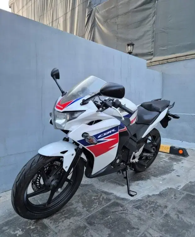 CBR125 매입 합니다 메뉴얼차량